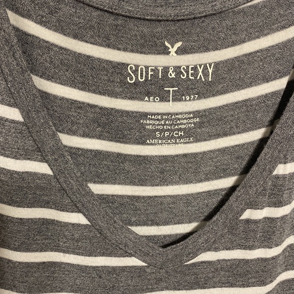 AE t shirt - Picture 2 of 2